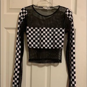 Checkered mesh top